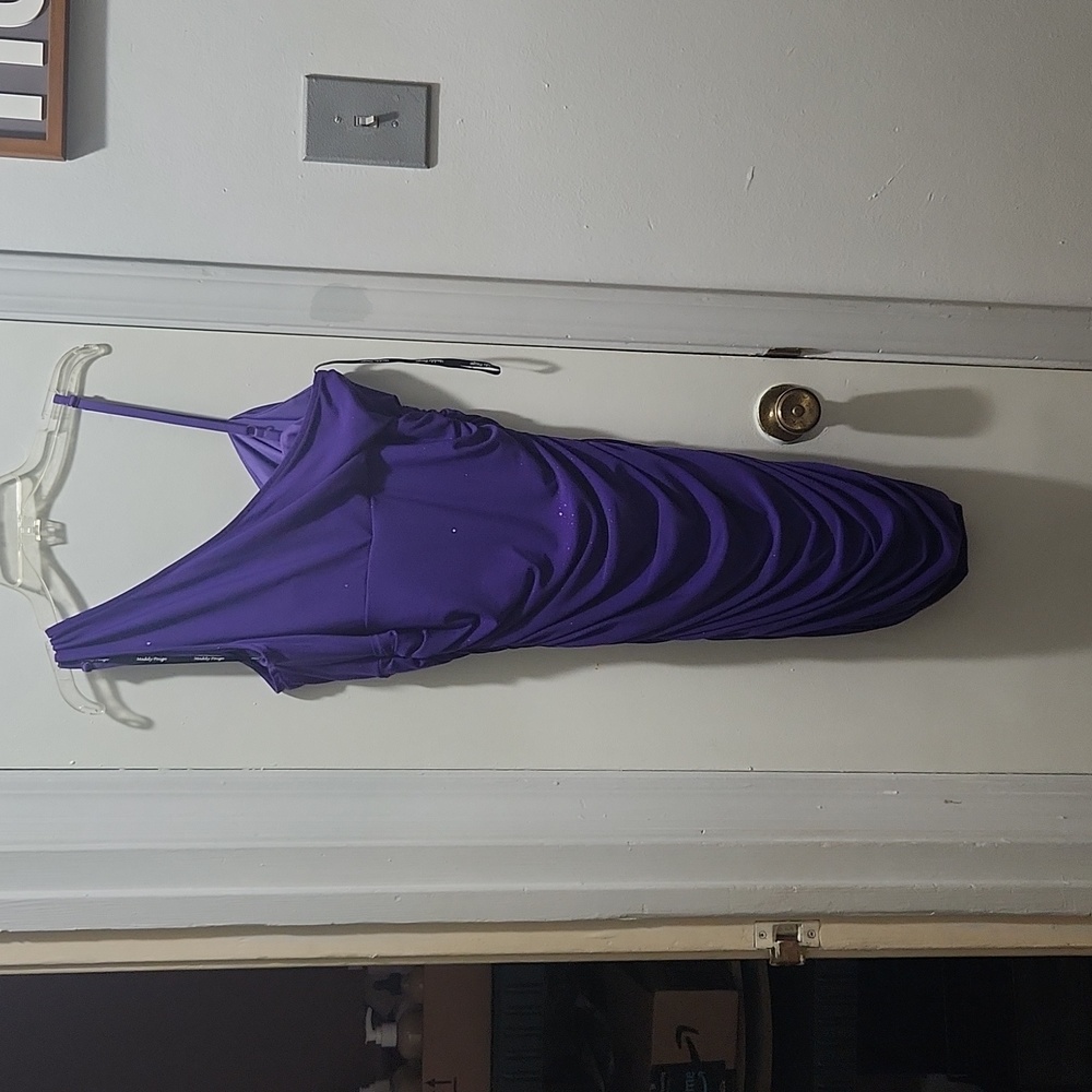 Dress - Picture 2 of 4